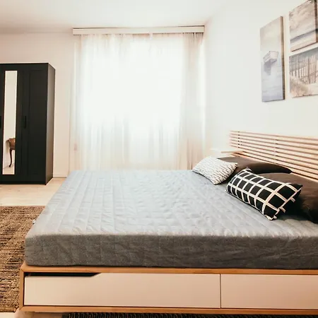 Three Lakes - Lakeside Srl L&b Apartment *